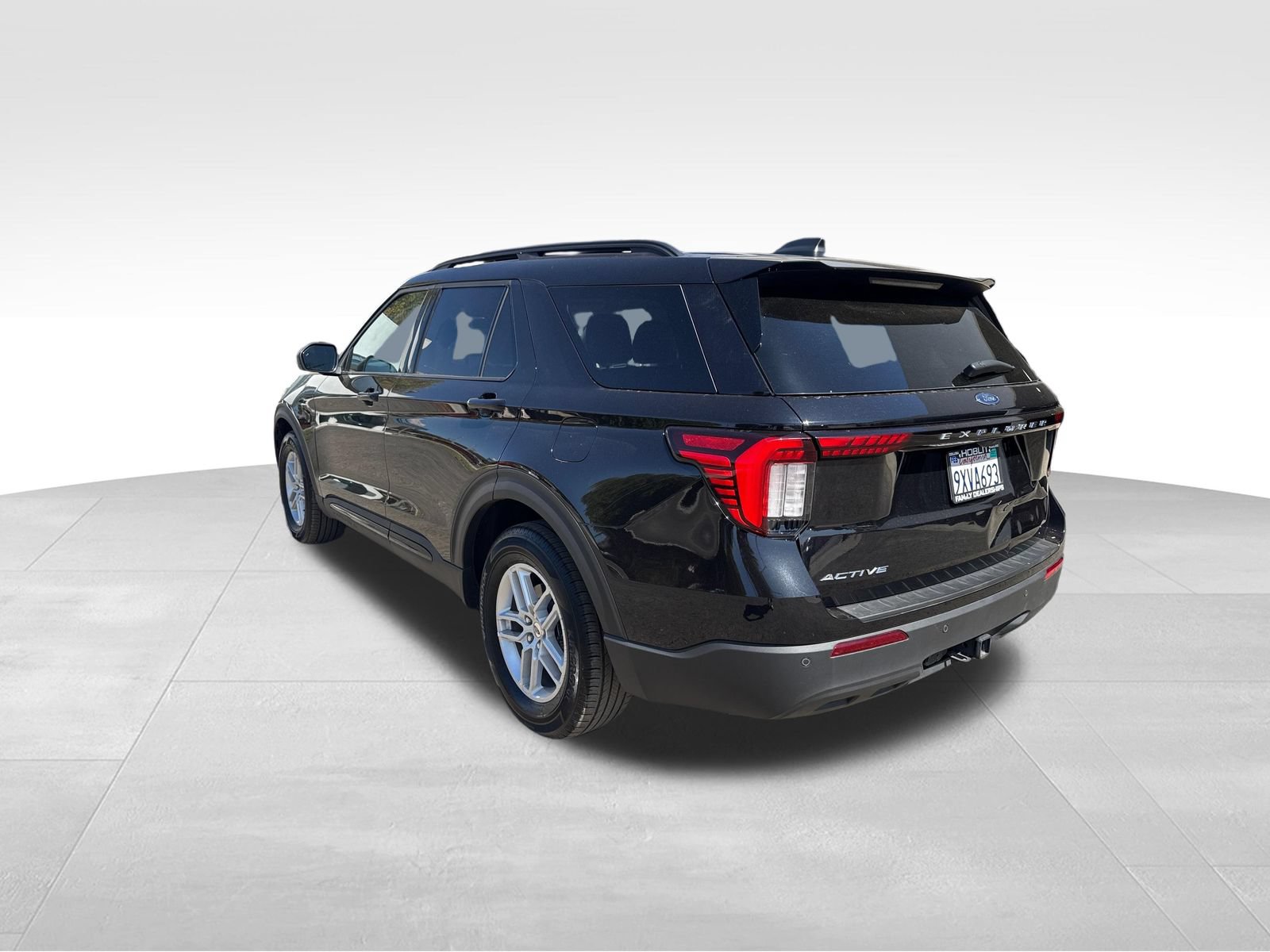 Certified 2026 Ford Explorer Active RWD image 3