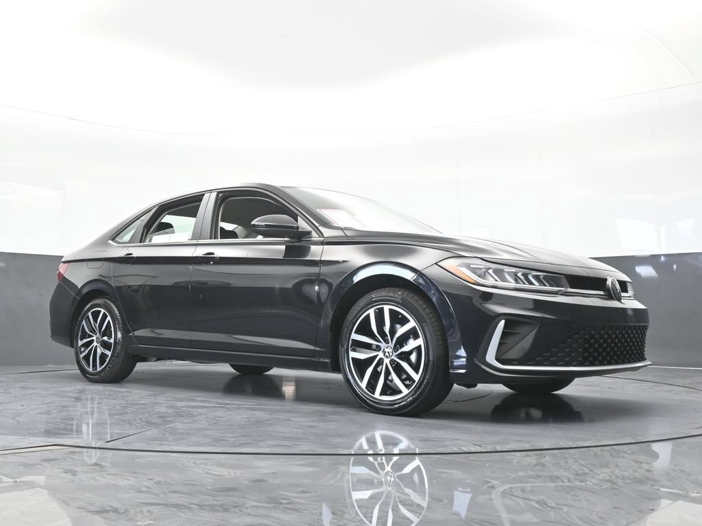 Used 2025 Volkswagen Jetta SE FWD image 59