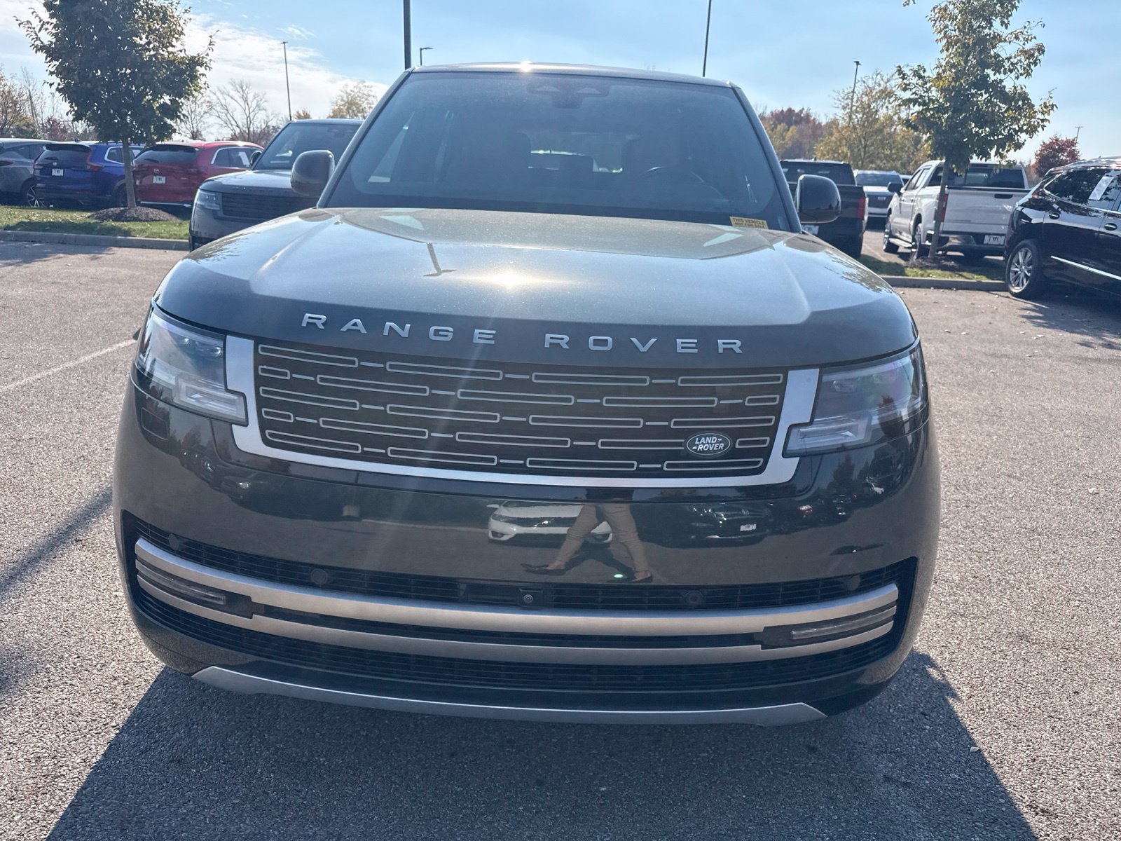 Used 2024 Land Rover Range Rover SE AWD/4WD image 2