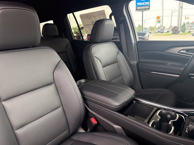 New 2026 Chevrolet Traverse LT w/ Driver Confidence Package AWD/4WD image 35