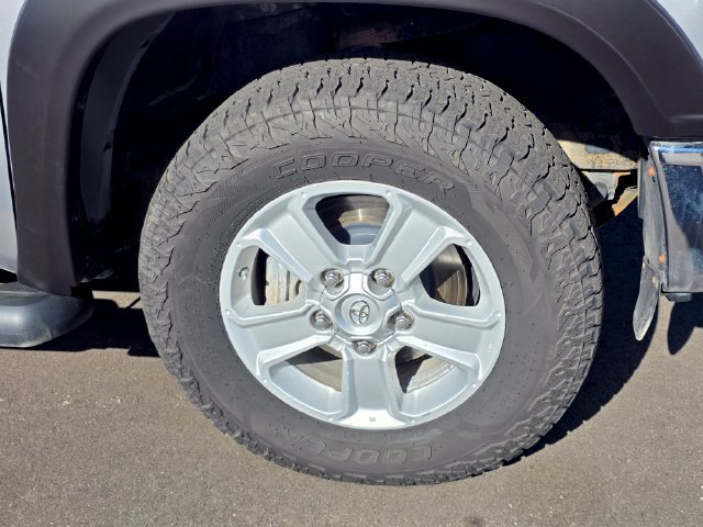 Used 2015 Toyota Tundra SR5 AWD/4WD image 7