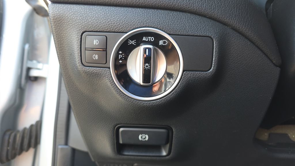 Used 2015 Mercedes-Benz GLA 250 4MATIC image 14