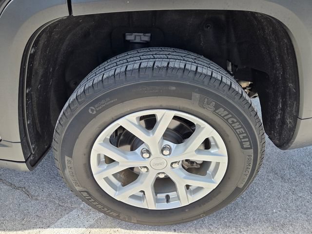 Used 2024 Jeep Grand Cherokee Limited RWD image 21