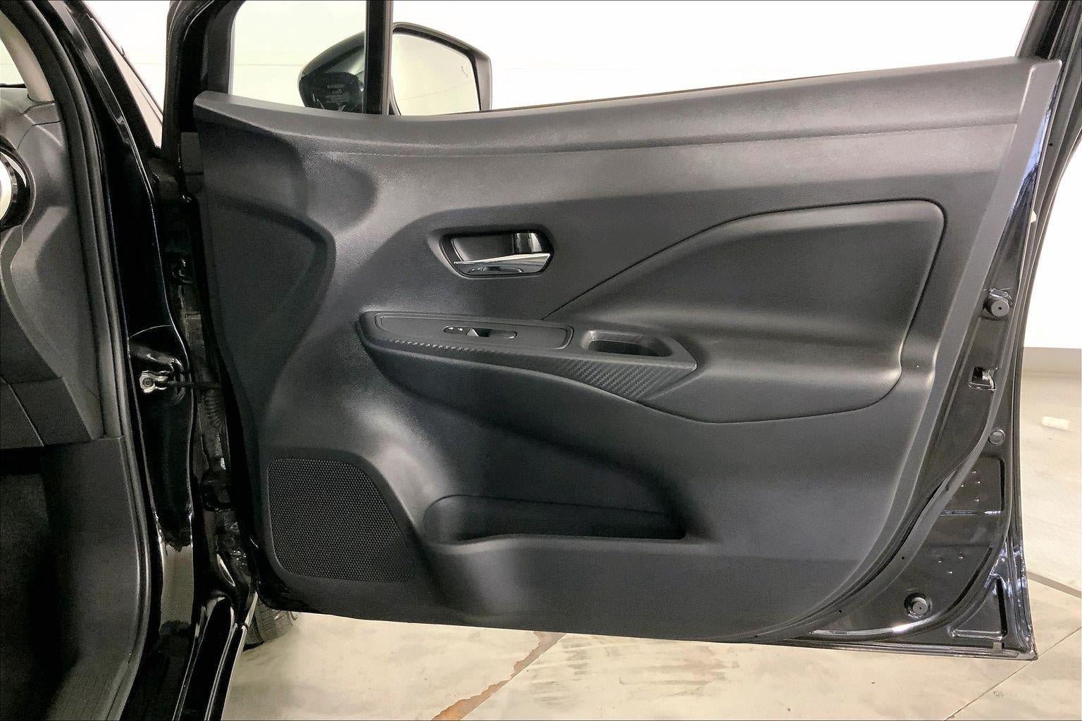 Used 2025 Nissan Versa SV FWD image 25