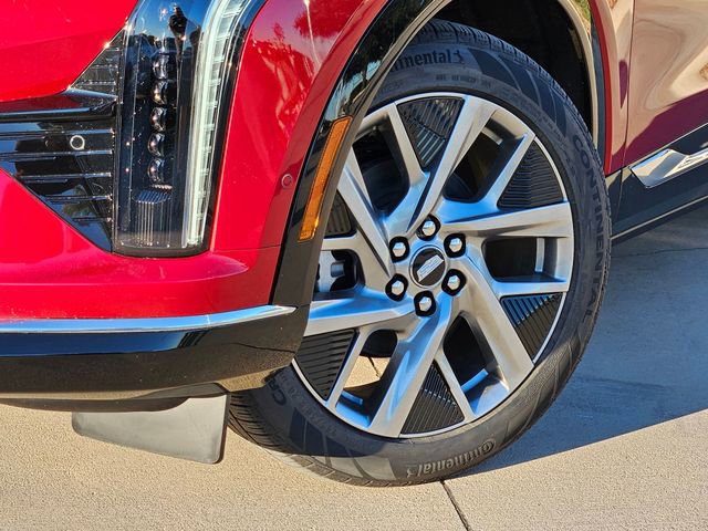 New 2026 Cadillac Optiq Luxury 1 image 8