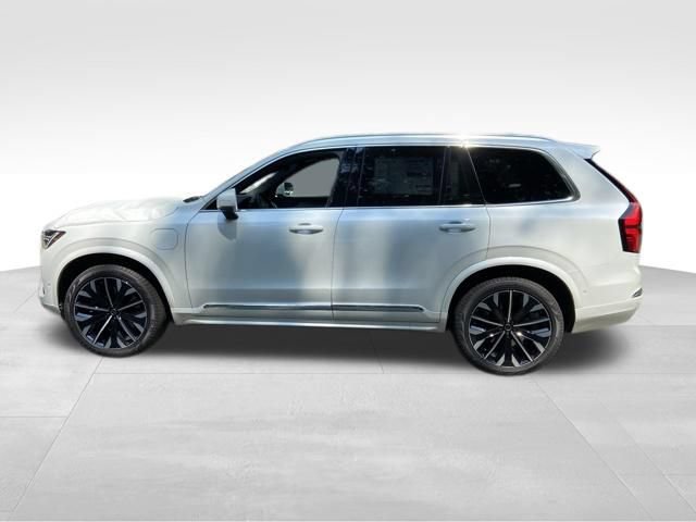 New 2026 Volvo XC90 T8 Plus w/ Protection Package Premier AWD/4WD image 4