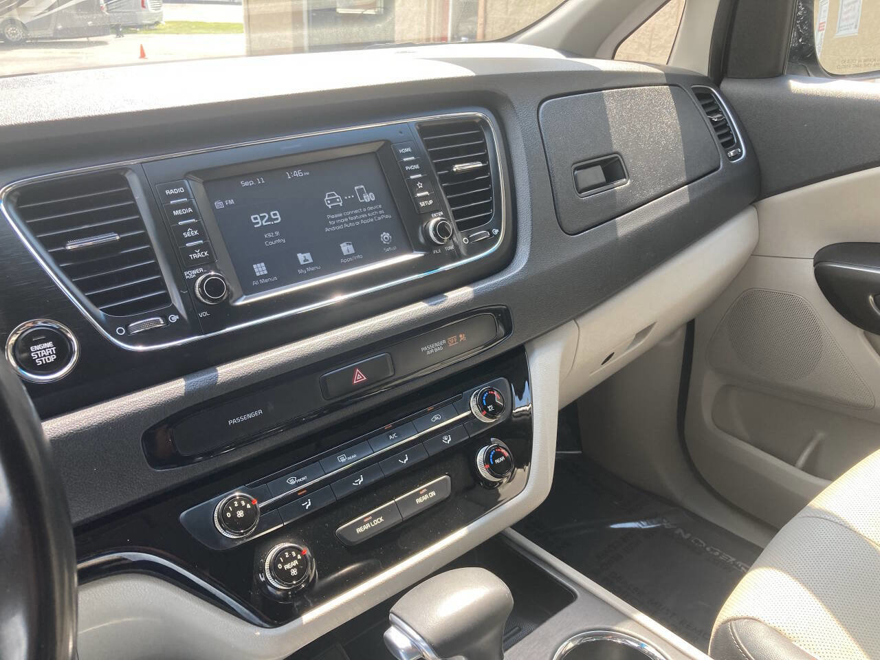 Used 2019 Kia Sedona EX image 28