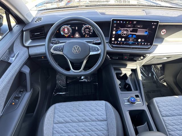 Certified 2025 Volkswagen Tiguan S w/ 18" Wheel Package FWD image 8