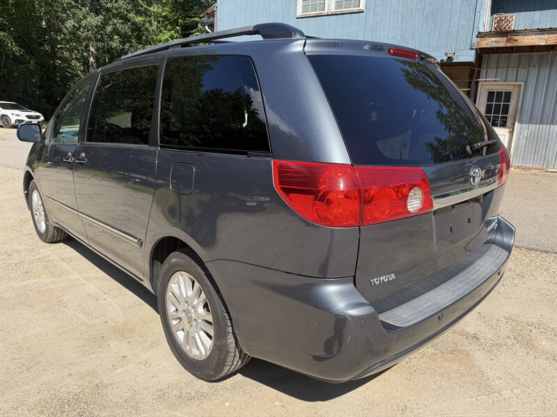 Used 2009 Toyota Sienna AWD image 7