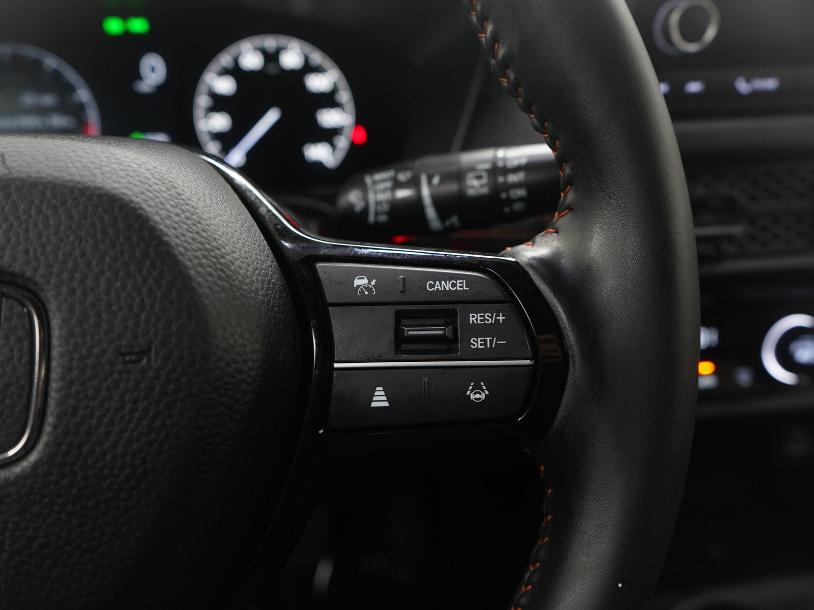 Used 2025 Honda HR-V Sport image 25