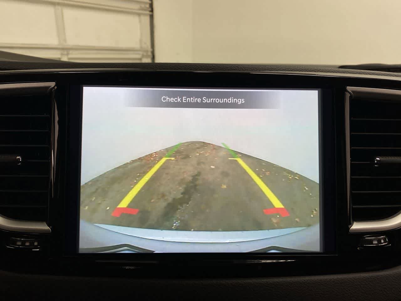 Used 2024 Chrysler Pacifica Touring-L FWD image 24