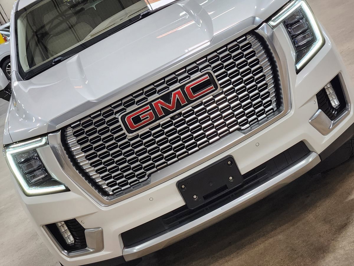 Used 2021 GMC Yukon Denali w/ Denali Premium Package AWD/4WD image 19