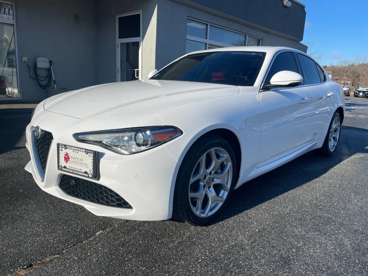 Used 2020 Alfa Romeo Giulia Ti image 3
