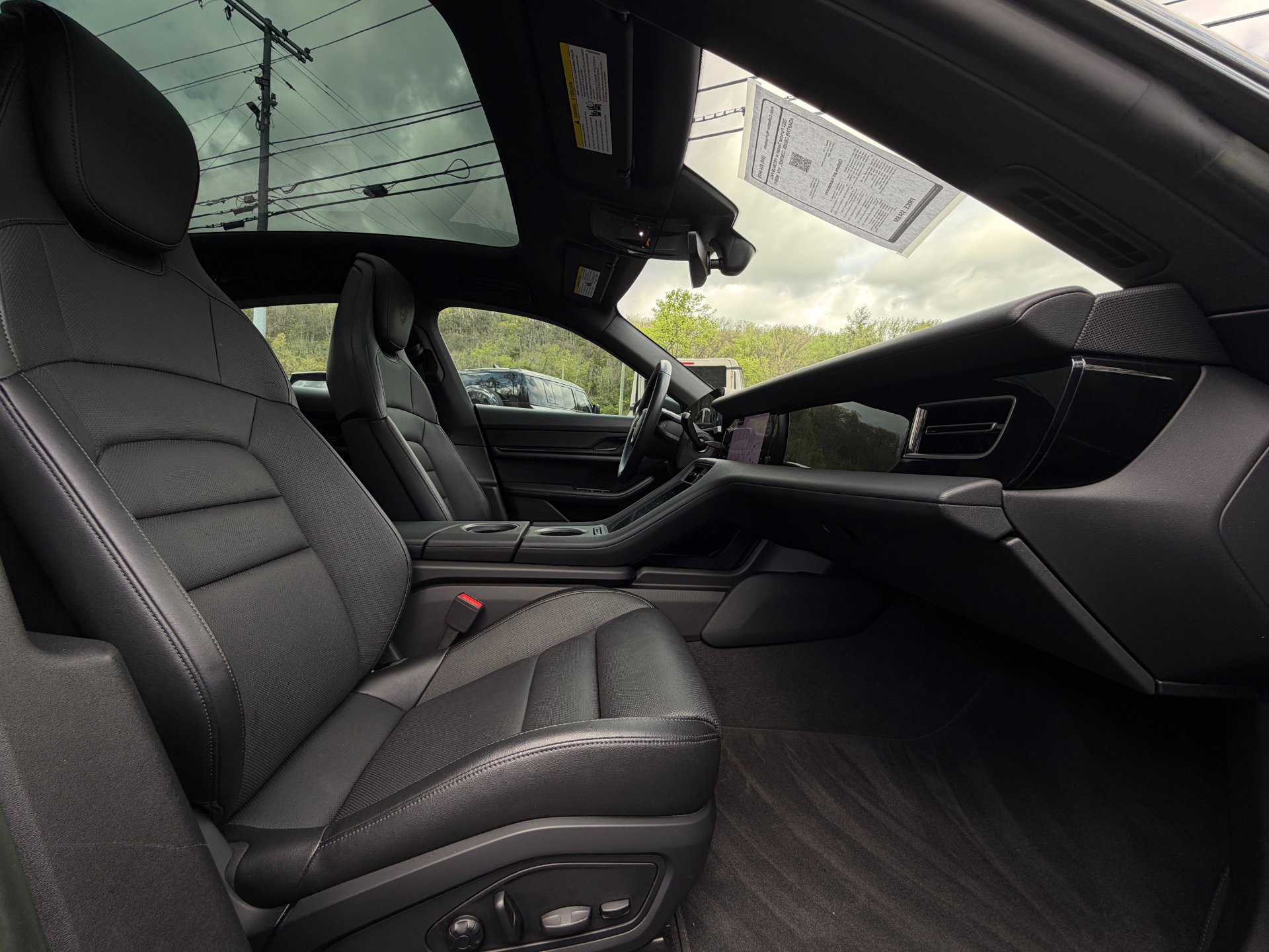 Used 2022 Porsche Taycan image 14