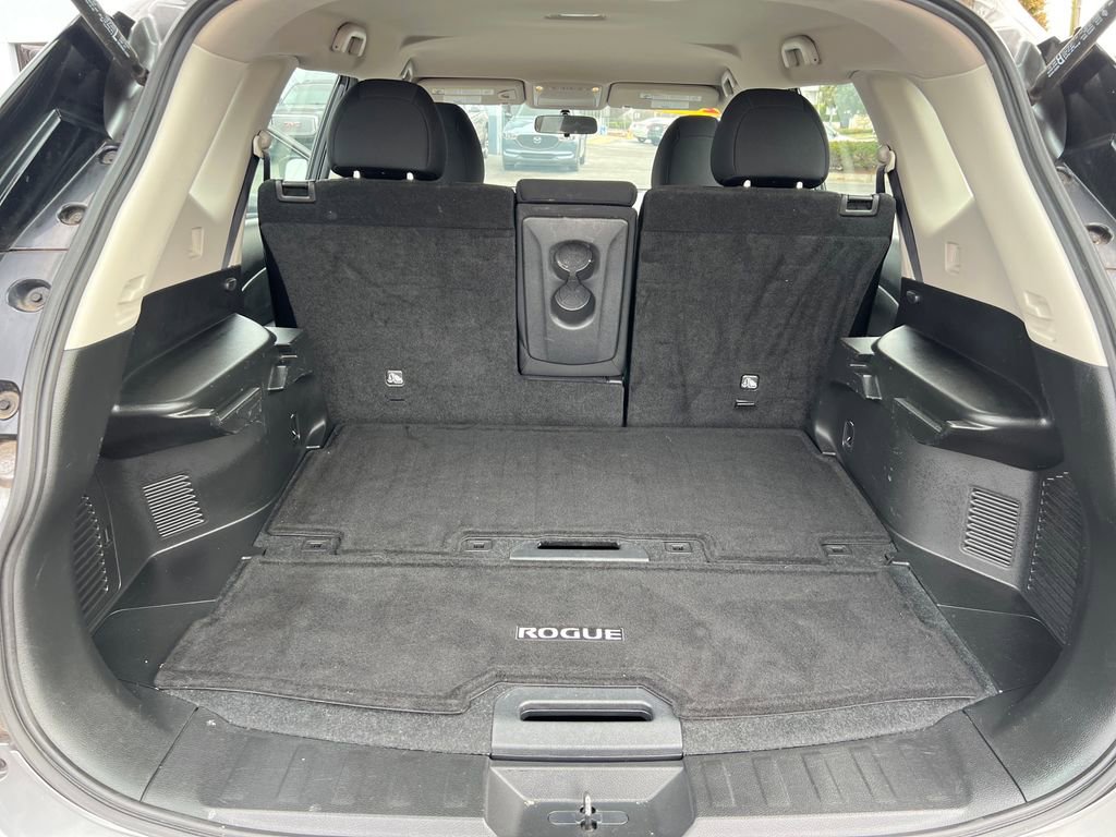 Used 2017 Nissan Rogue S image 18