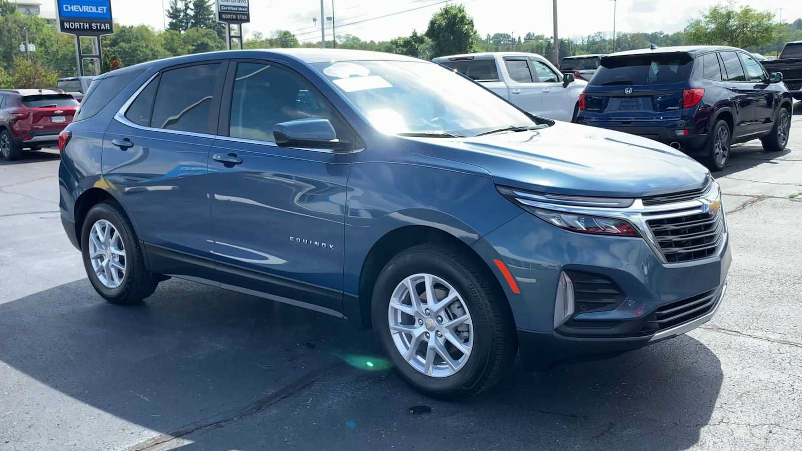 Certified 2024 Chevrolet Equinox LT AWD/4WD image 2