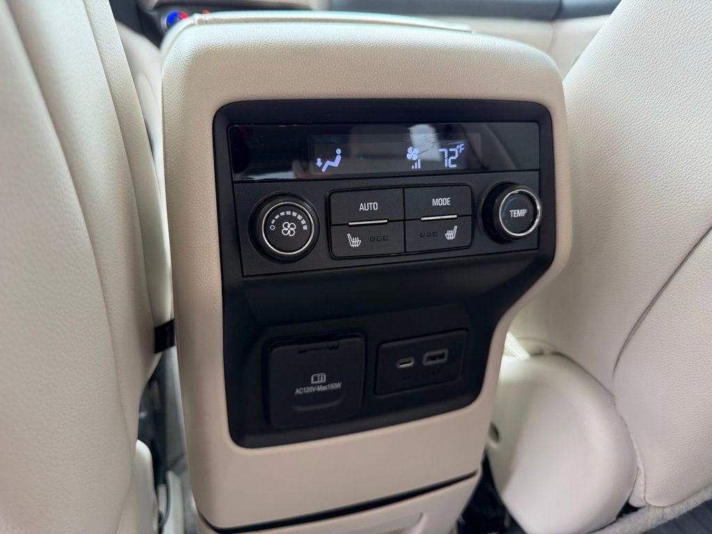 Used 2021 GMC Acadia Denali w/ Denali Ultimate Package AWD/4WD image 11