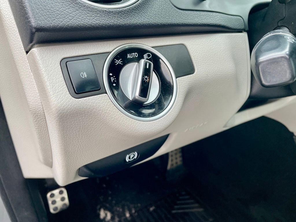 Used 2012 Mercedes-Benz C 300 4MATIC Sedan image 18