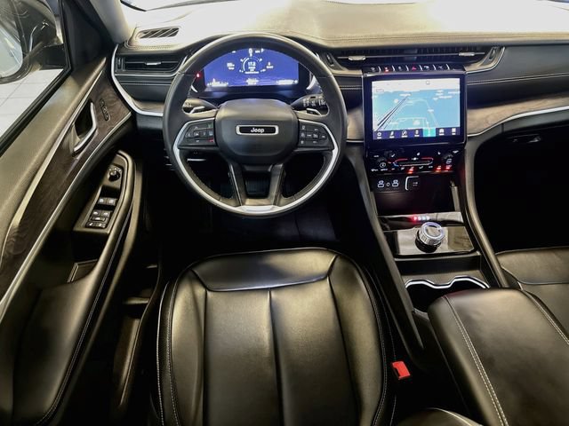 Used 2024 Jeep Grand Cherokee Limited w/ Black Appearance Package RWD image 23