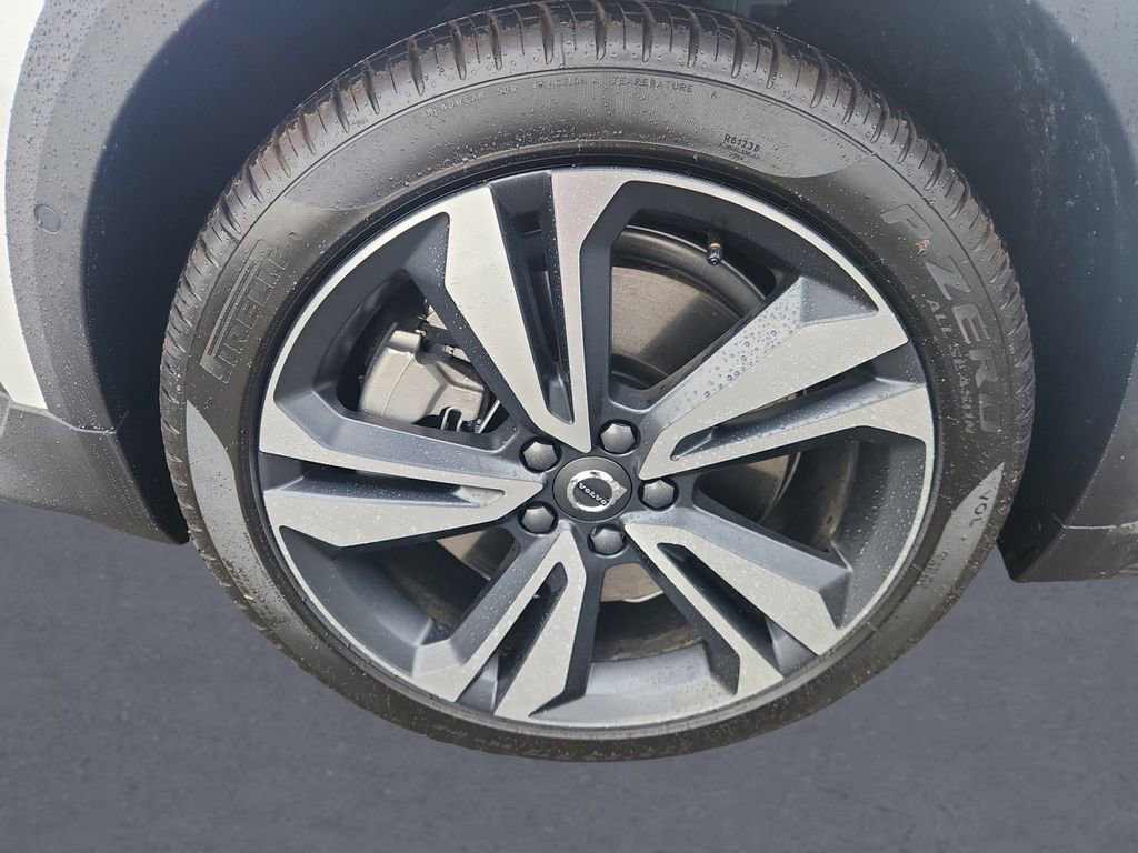 New 2026 Volvo V60 B5 Cross Country Plus w/ Protection Package Premier AWD/4WD image 8
