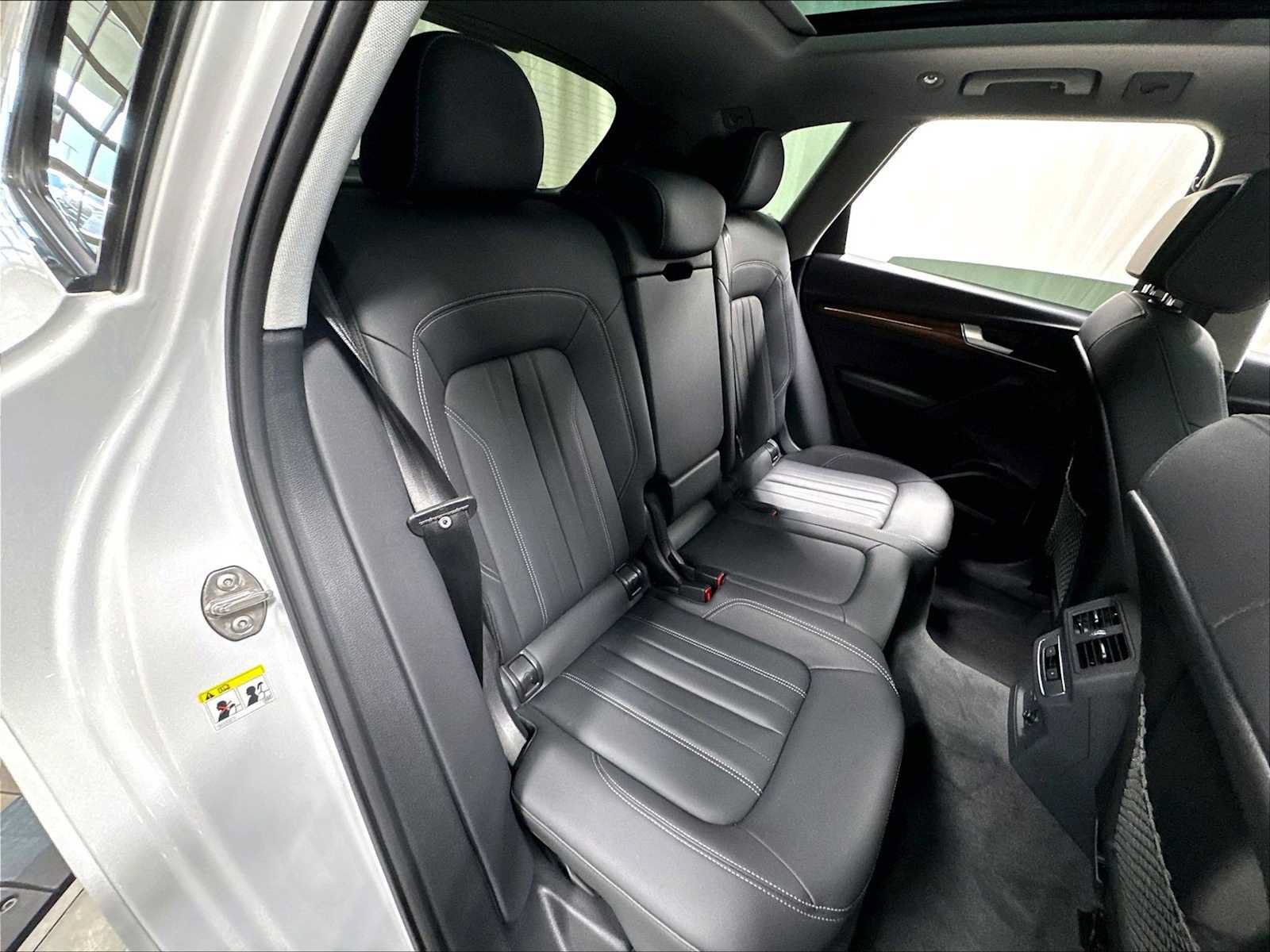 Used 2023 Audi Q5 2.0T Premium Plus w/ Premium Plus Package AWD/4WD image 32