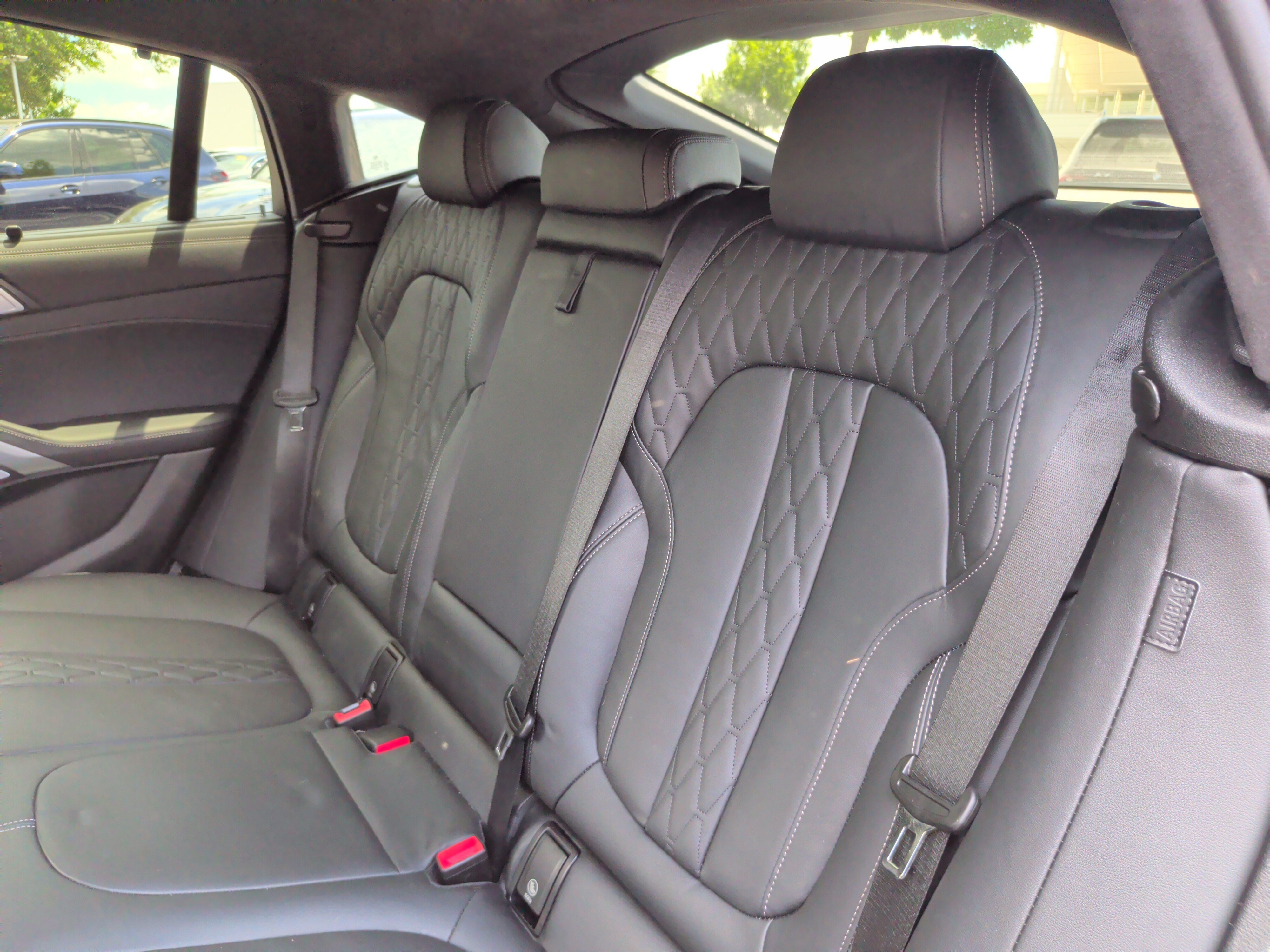 Used 2025 BMW X6 M60i AWD/4WD image 40