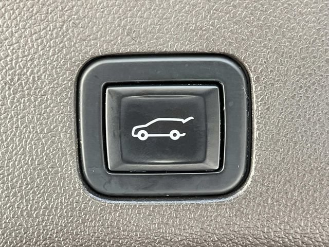 Used 2021 GMC Yukon SLT w/ SLT Luxury Plus Package RWD image 25