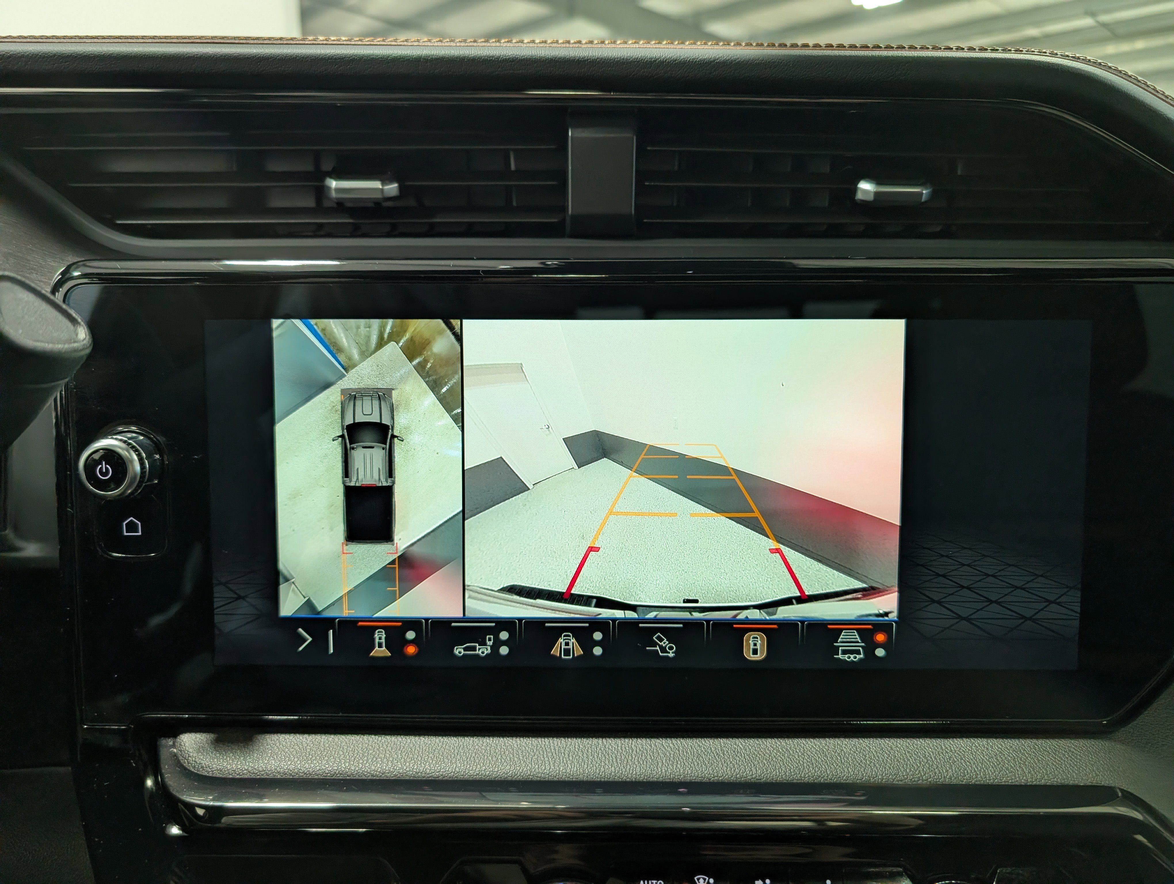 Used 2025 GMC Sierra 2500 AT4 w/ AT4 Premium Plus Package image 32