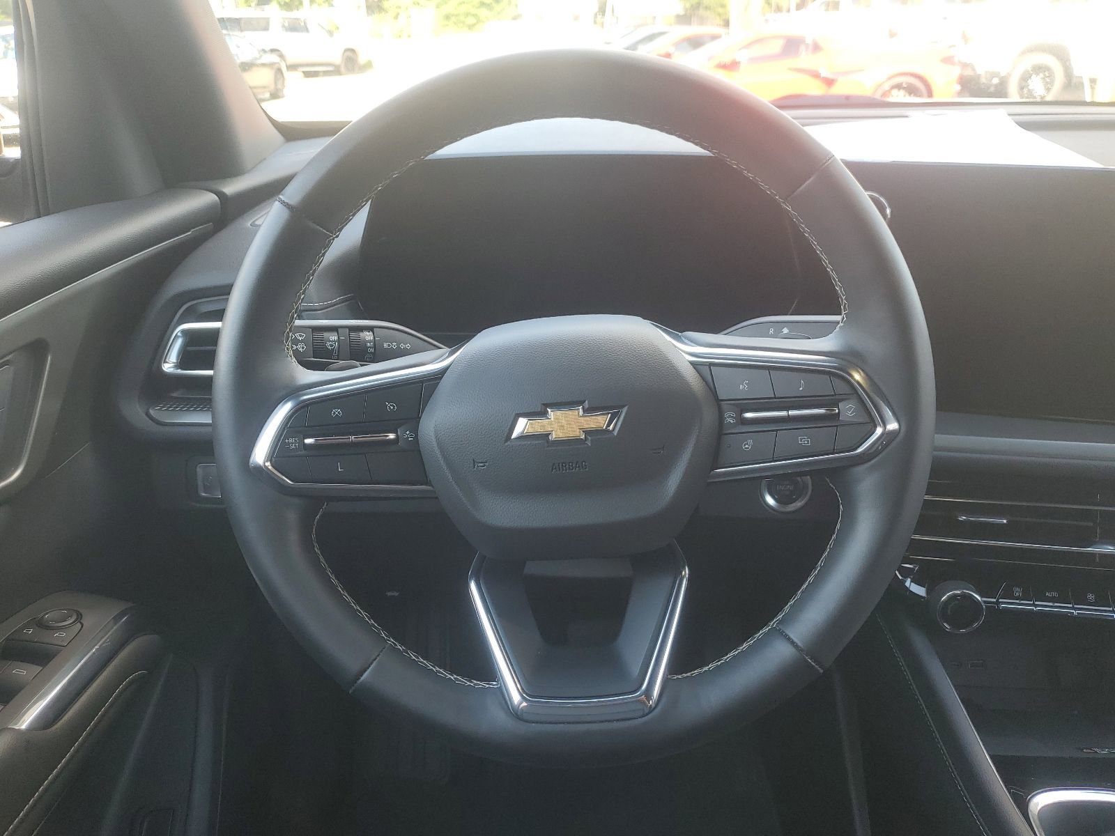Used 2025 Chevrolet Traverse LT FWD image 10