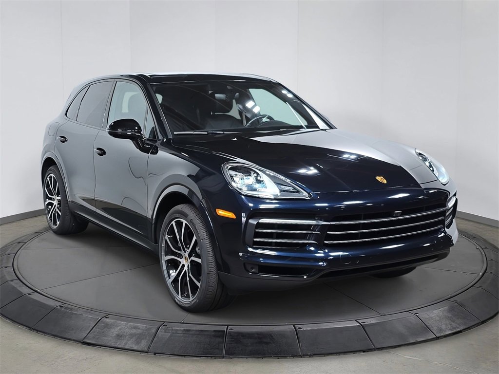 Used 2023 Porsche Cayenne Platinum Edition image 9