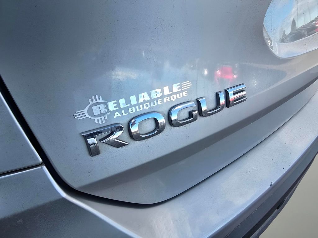Used 2019 Nissan Rogue SV w/ Sun & Sound Touring Package image 9