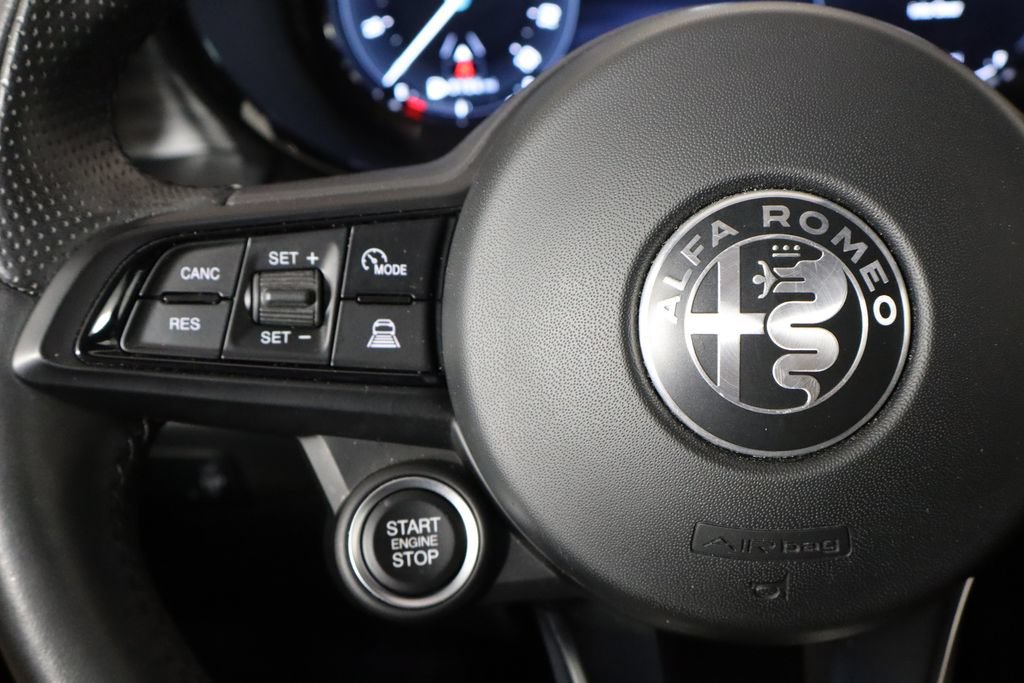 Used 2024 Alfa Romeo Tonale Ti AWD/4WD image 8