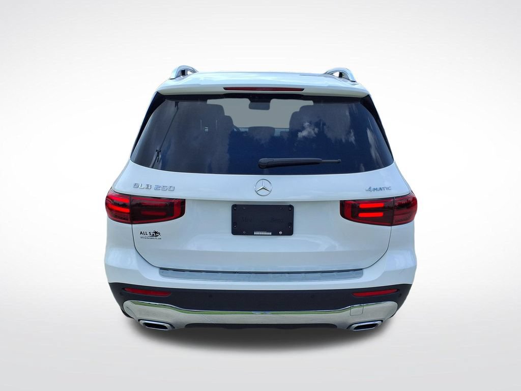 Used 2025 Mercedes-Benz GLB 250 4MATIC image 6