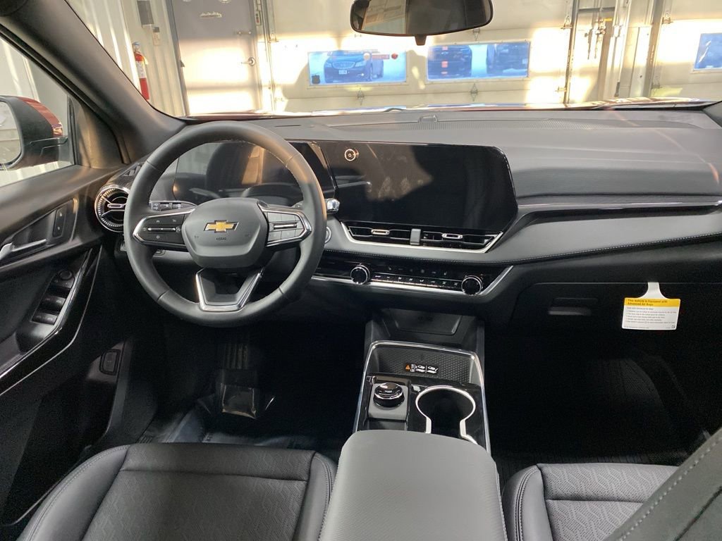 New 2026 Chevrolet Equinox LT w/ Convenience Package II AWD/4WD image 4