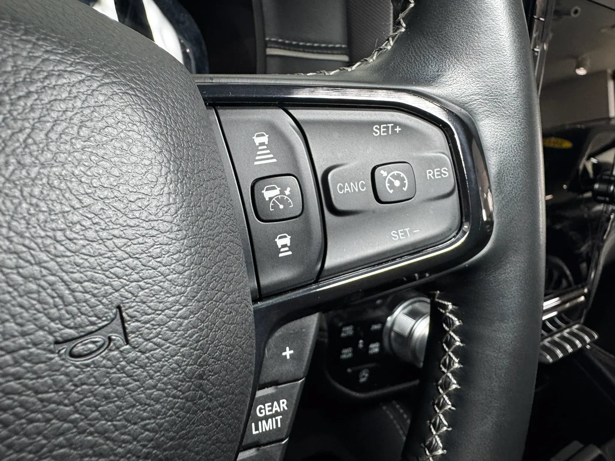 Used 2023 RAM 1500 Limited AWD/4WD image 29