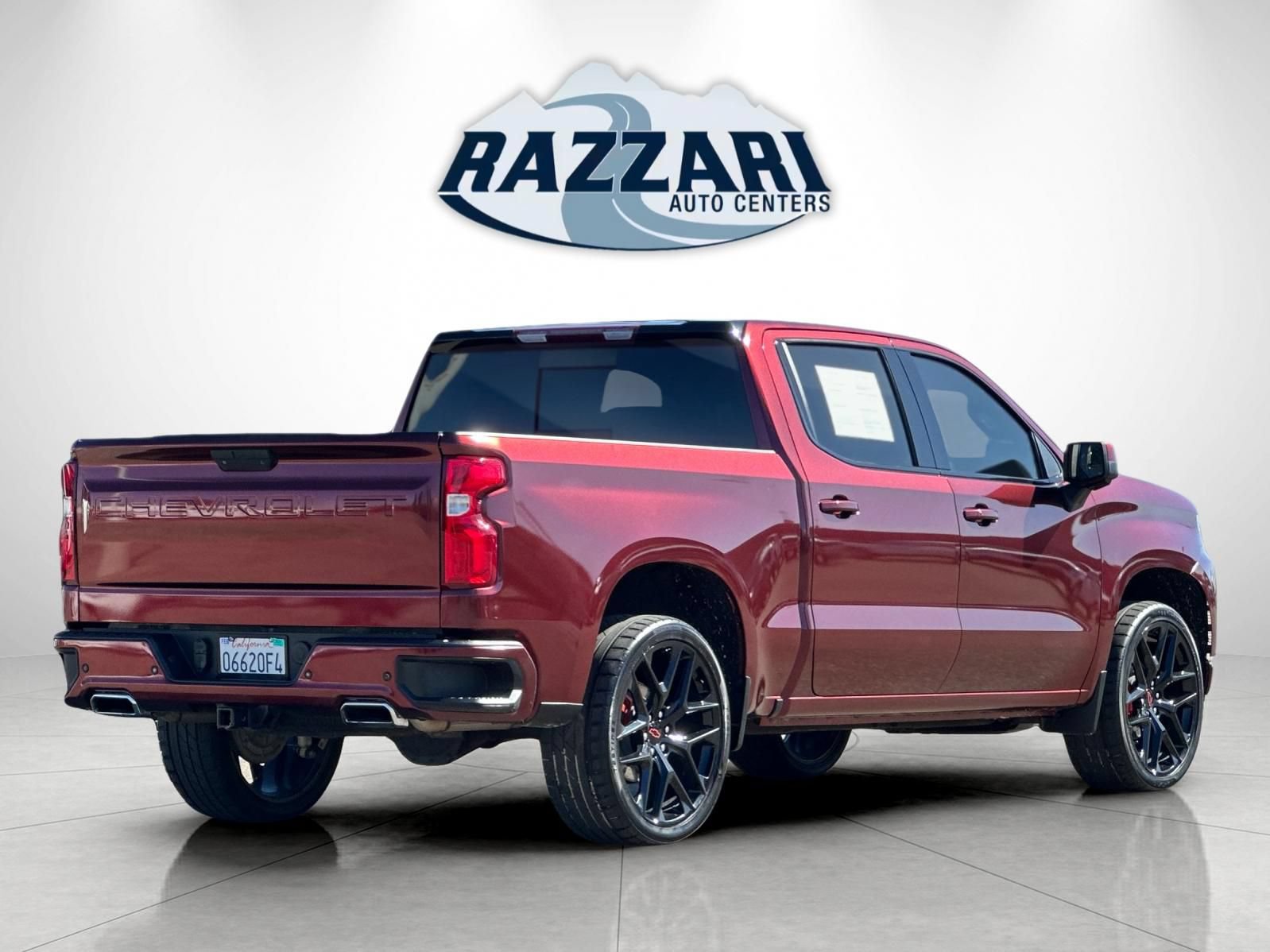 Used 2022 Chevrolet Silverado 1500 LTZ w/ Z71 Off-Road Package AWD/4WD image 3