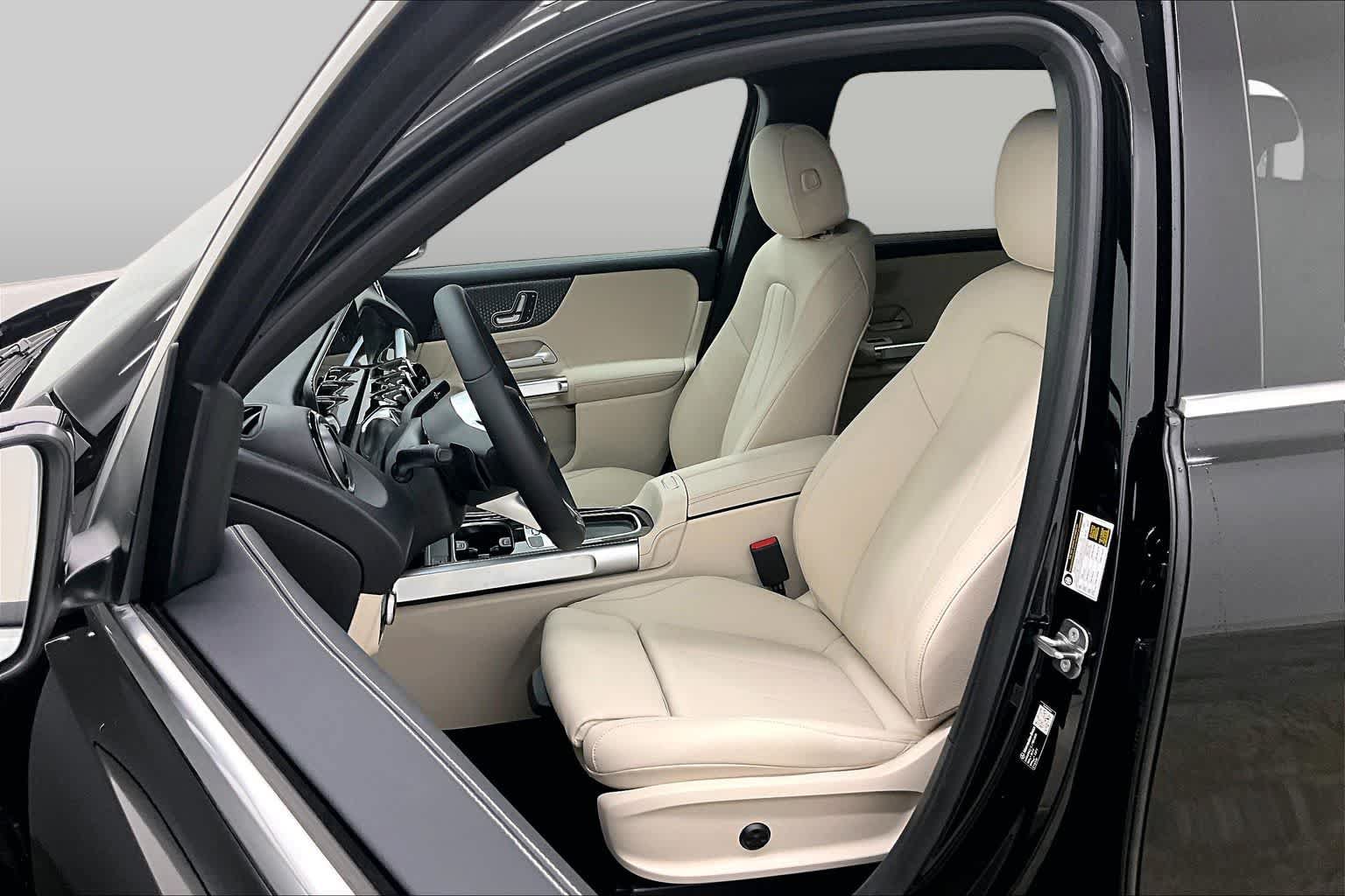 New 2026 Mercedes-Benz GLB 250 image 9