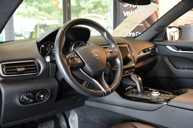 Used 2023 Maserati Levante GT AWD/4WD image 30