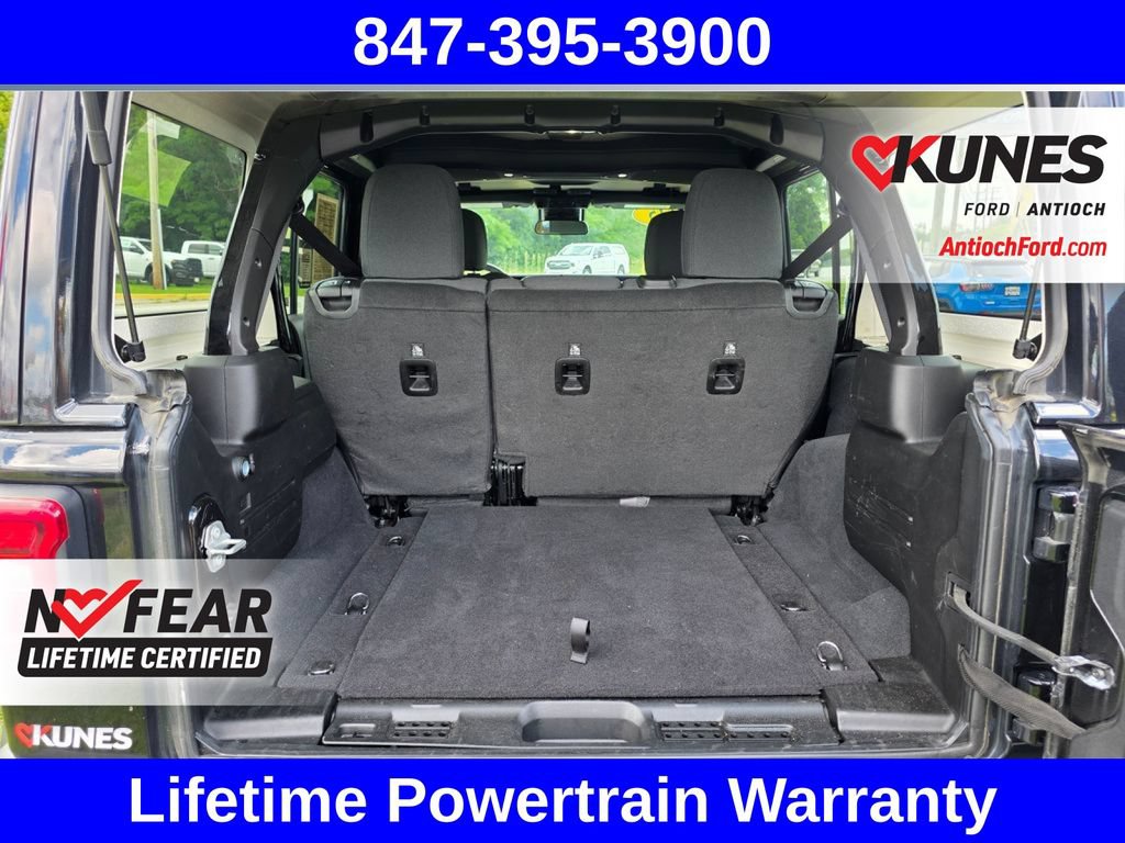 Used 2025 Jeep Wrangler Unlimited Sahara AWD/4WD image 33