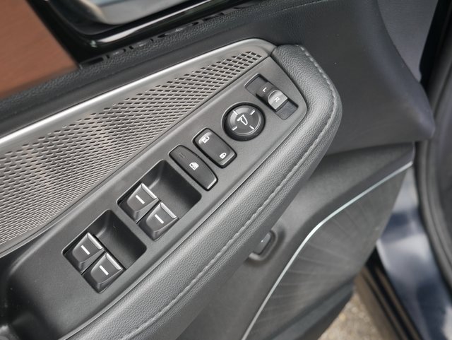 Used 2022 Acura MDX SH-AWD image 15