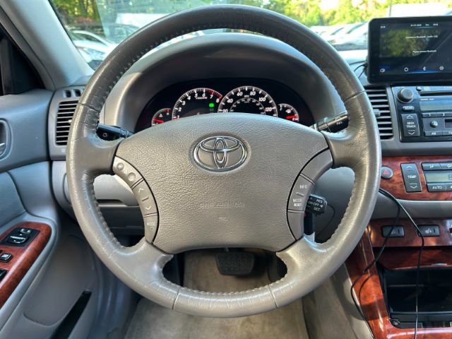 Used 2005 Toyota Camry XLE w/ VSC & Side Airbag Pkg FWD image 10