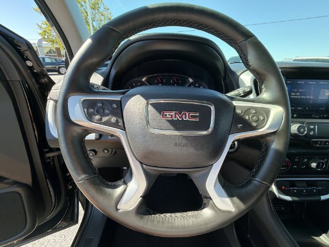 Used 2024 GMC Terrain SLT AWD/4WD image 30