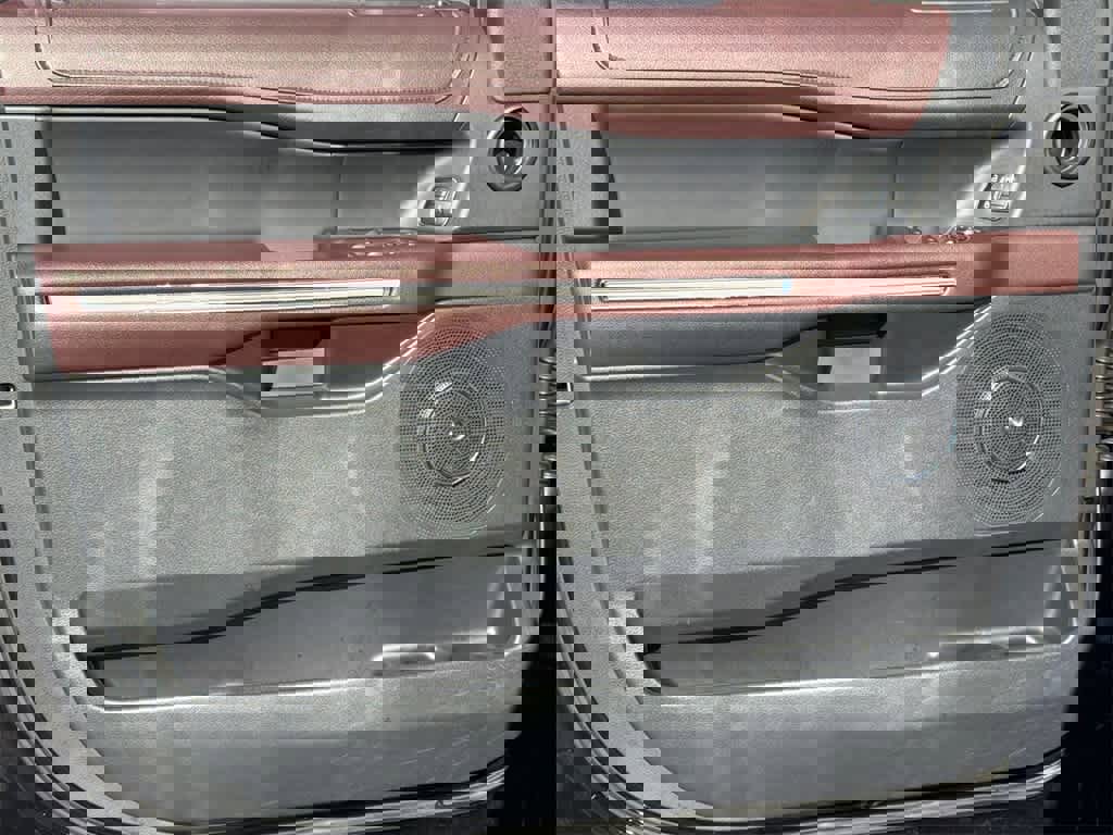 Used 2023 Ford Expedition Limited image 11