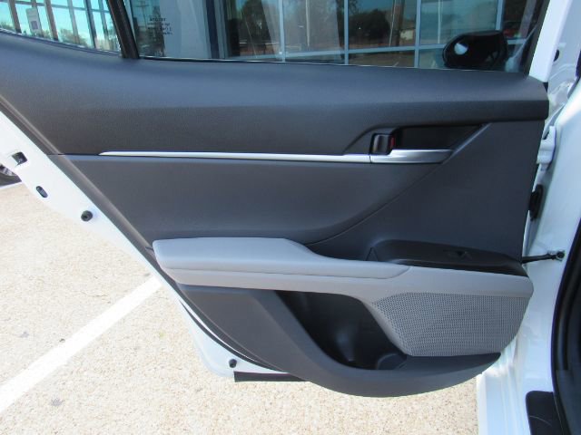 Used 2022 Toyota Camry LE image 16