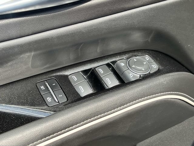 Used 2022 Cadillac Escalade Premium Luxury AWD/4WD image 17