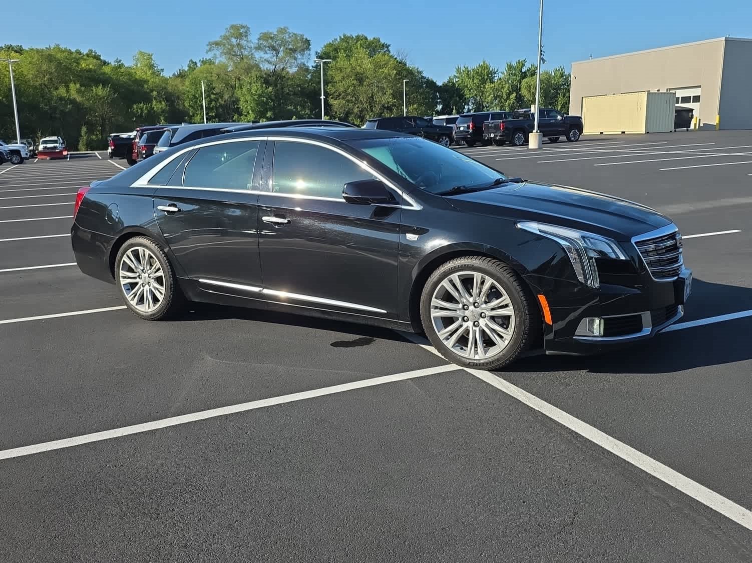 Used 2019 Cadillac XTS Luxury AWD/4WD image 2