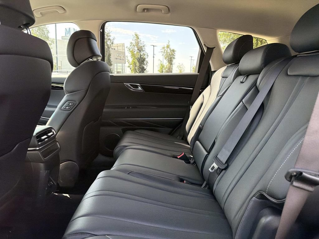 New 2026 Genesis GV80 2.5T RWD image 11