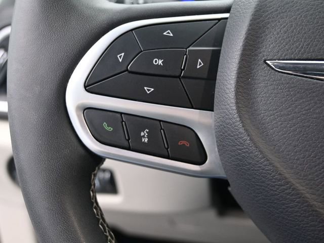 Used 2024 Chrysler Pacifica Touring-L image 33