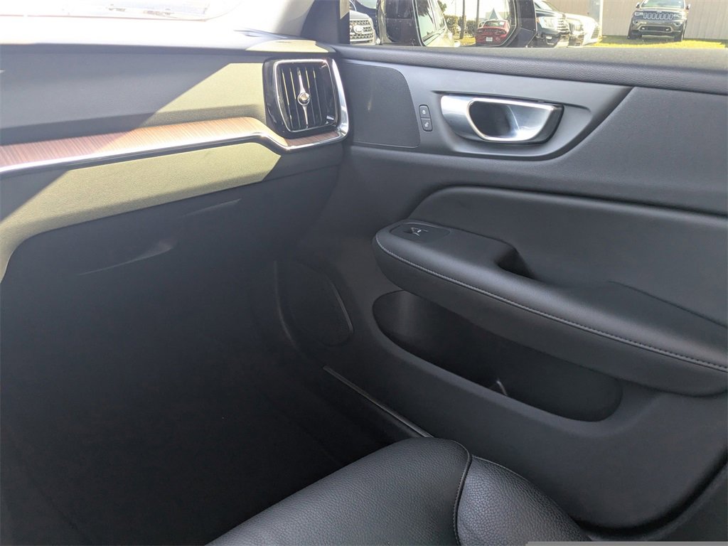 Used 2024 Volvo S60 B5 Plus image 17