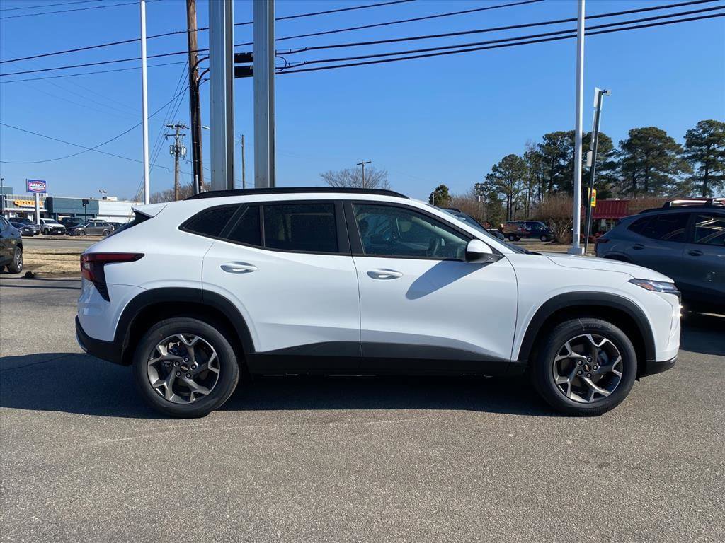 New 2026 Chevrolet Trax LT image 2